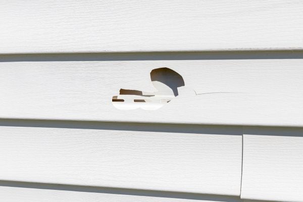 Cost of White Vinyl Siding Repair in Redding