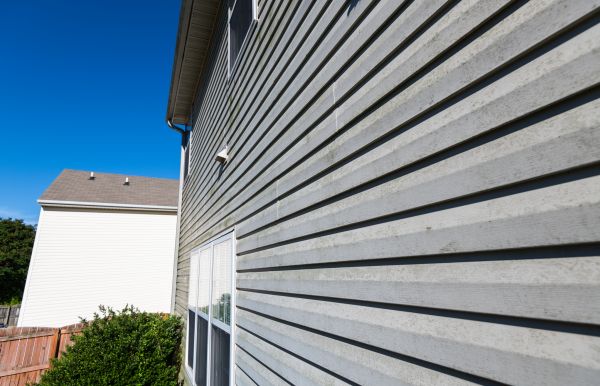 Cost of Vinyl Siding Panel Replacement in Redding